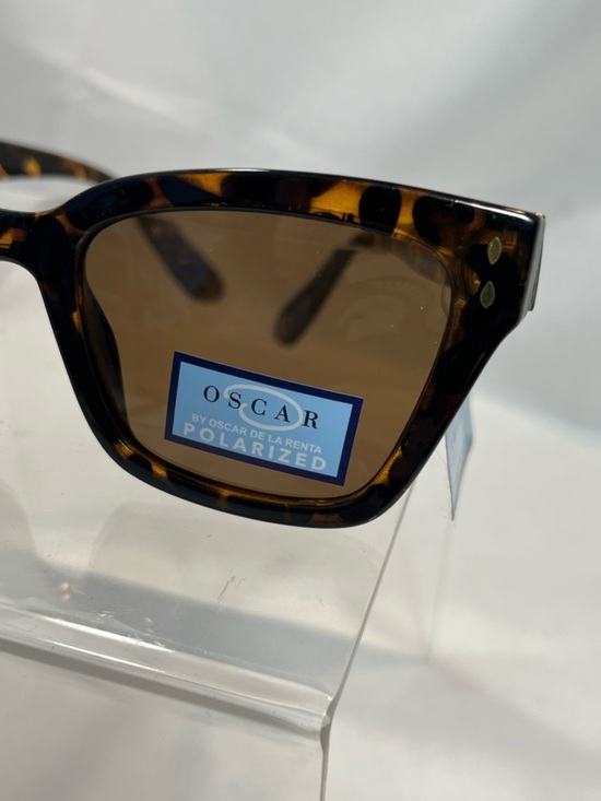 NWT Oscar de la Renta “Catty” 51mm Tortoiseshell Sunglasses